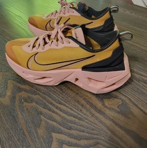 Nike women's sneakers Size 9.5